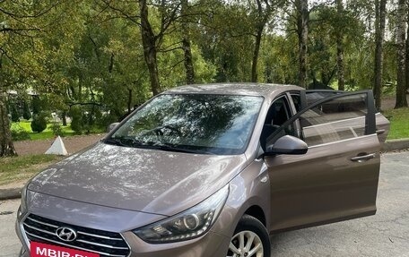 Hyundai Solaris II рестайлинг, 2018 год, 1 650 000 рублей, 5 фотография