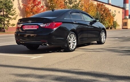Hyundai Sonata VI, 2013 год, 950 000 рублей, 2 фотография