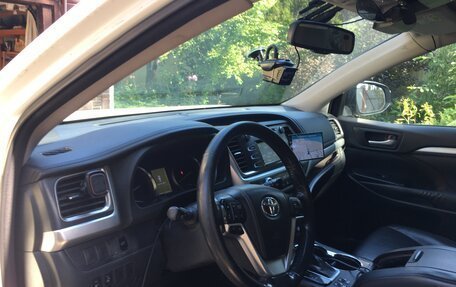 Toyota Highlander III, 2014 год, 2 900 000 рублей, 7 фотография