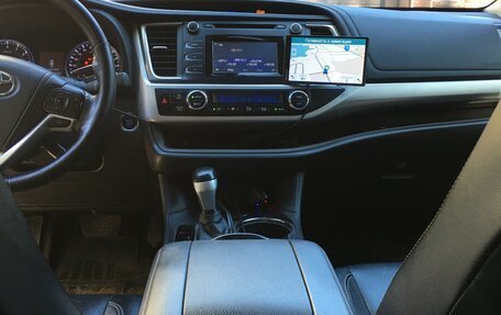Toyota Highlander III, 2014 год, 2 900 000 рублей, 10 фотография