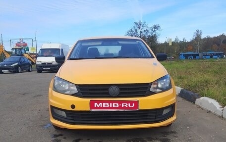 Volkswagen Polo VI (EU Market), 2017 год, 450 000 рублей, 1 фотография
