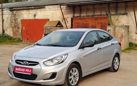 Hyundai Solaris II рестайлинг, 2013 год, 850 000 рублей, 1 фотография