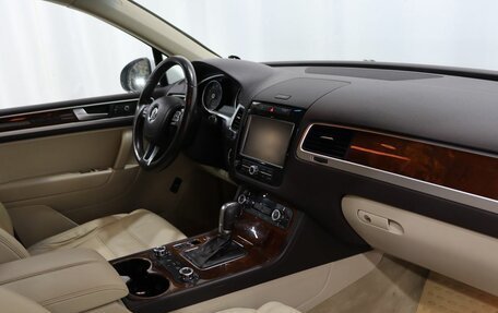 Volkswagen Touareg III, 2012 год, 2 000 000 рублей, 10 фотография