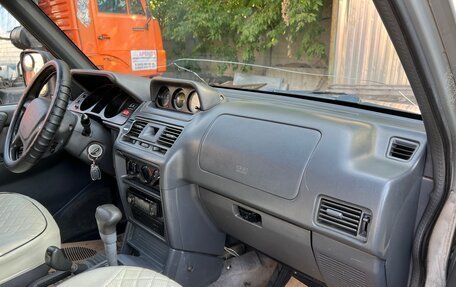 Mitsubishi Pajero III рестайлинг, 1997 год, 450 000 рублей, 25 фотография