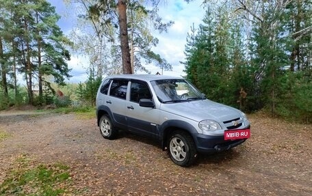Chevrolet Niva I рестайлинг, 2013 год, 540 000 рублей, 4 фотография