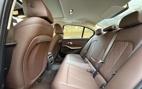 BMW 3 серия, 2022 год, 3 100 000 рублей, 13 фотография