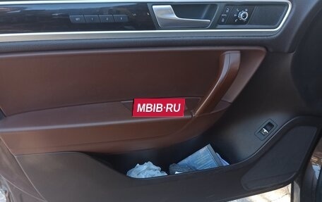 Volkswagen Touareg III, 2011 год, 2 300 000 рублей, 7 фотография