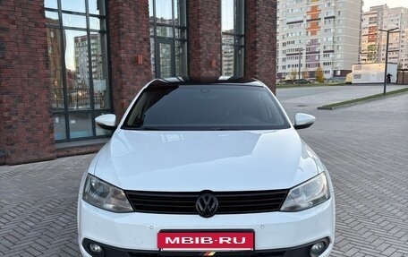 Volkswagen Jetta VI, 2014 год, 910 000 рублей, 2 фотография