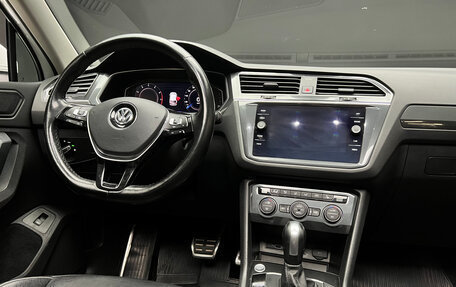 Volkswagen Tiguan II, 2019 год, 2 430 000 рублей, 20 фотография