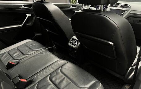 Volkswagen Tiguan II, 2019 год, 2 430 000 рублей, 18 фотография