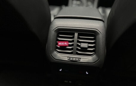 Volkswagen Tiguan II, 2019 год, 2 430 000 рублей, 19 фотография