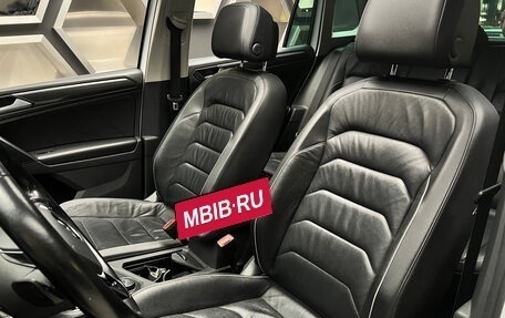 Volkswagen Tiguan II, 2019 год, 2 430 000 рублей, 11 фотография