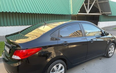 Hyundai Solaris II рестайлинг, 2011 год, 1 200 000 рублей, 6 фотография