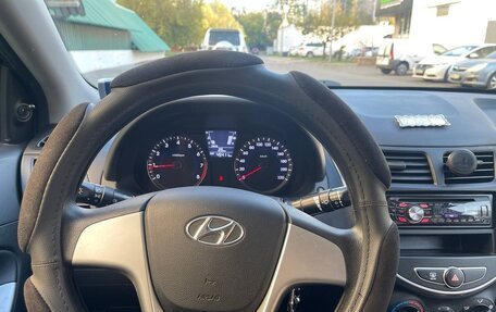 Hyundai Solaris II рестайлинг, 2011 год, 1 200 000 рублей, 19 фотография