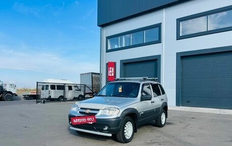 Chevrolet Niva I рестайлинг, 2012 год, 589 000 рублей, 2 фотография