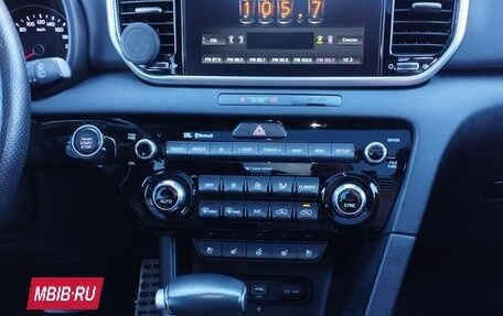 KIA Sportage IV рестайлинг, 2018 год, 2 990 000 рублей, 7 фотография