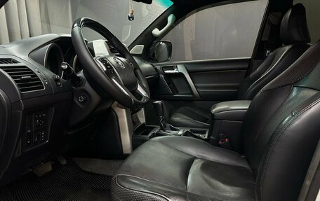 Toyota Land Cruiser Prado 150 рестайлинг 2, 2011 год, 2 699 999 рублей, 7 фотография