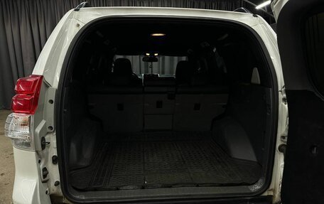 Toyota Land Cruiser Prado 150 рестайлинг 2, 2011 год, 2 699 999 рублей, 6 фотография
