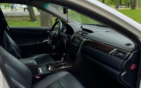 Toyota Camry, 2014 год, 1 700 000 рублей, 7 фотография