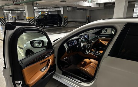BMW 5 серия, 2021 год, 5 050 000 рублей, 14 фотография