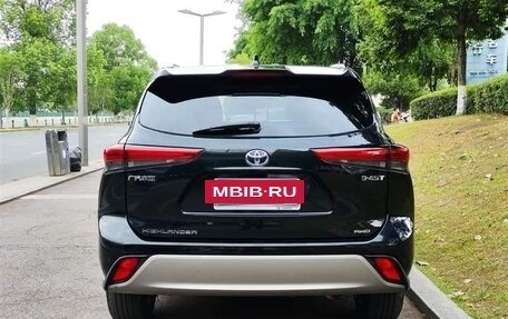Toyota Highlander, 2022 год, 3 350 000 рублей, 5 фотография