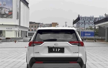 Toyota RAV4, 2022 год, 2 550 000 рублей, 5 фотография