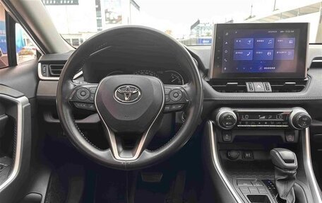 Toyota RAV4, 2022 год, 2 550 000 рублей, 13 фотография
