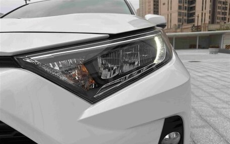 Toyota RAV4, 2022 год, 2 550 000 рублей, 8 фотография