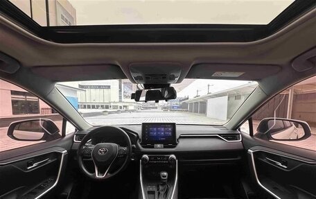 Toyota RAV4, 2022 год, 2 550 000 рублей, 12 фотография