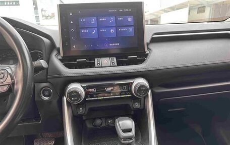 Toyota RAV4, 2022 год, 2 550 000 рублей, 14 фотография