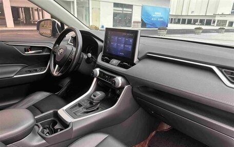 Toyota RAV4, 2022 год, 2 550 000 рублей, 19 фотография