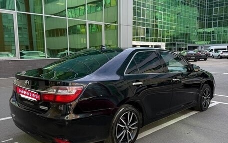 Toyota Camry, 2017 год, 1 700 000 рублей, 4 фотография