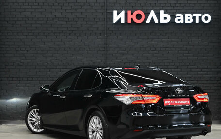Toyota Camry, 2019 год, 2 800 000 рублей, 4 фотография
