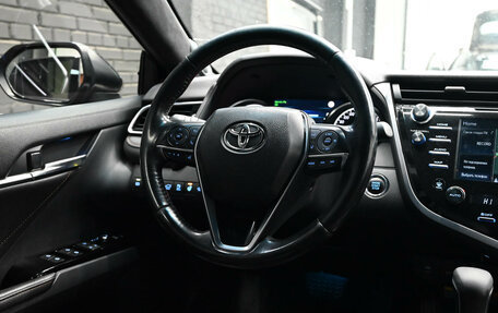 Toyota Camry, 2019 год, 2 800 000 рублей, 15 фотография