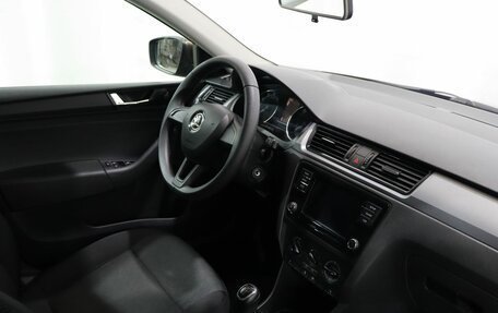 Skoda Rapid I, 2018 год, 950 000 рублей, 10 фотография