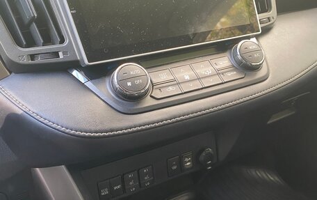 Toyota RAV4, 2017 год, 1 900 000 рублей, 8 фотография