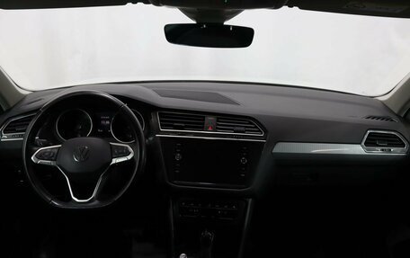 Volkswagen Tiguan II, 2021 год, 2 950 000 рублей, 13 фотография