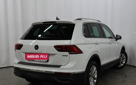 Volkswagen Tiguan II, 2021 год, 2 950 000 рублей, 4 фотография
