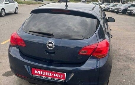Opel Astra J, 2010 год, 635 000 рублей, 1 фотография