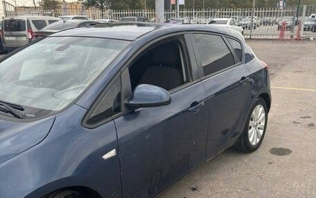 Opel Astra J, 2010 год, 635 000 рублей, 2 фотография