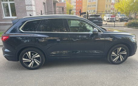 Volkswagen Touareg III, 2018 год, 5 300 000 рублей, 3 фотография