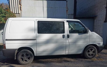 Volkswagen Transporter T4, 2002 год, 870 000 рублей, 3 фотография