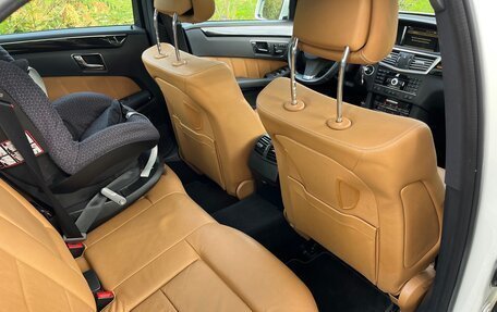 Mercedes-Benz E-Класс, 2011 год, 2 300 000 рублей, 6 фотография