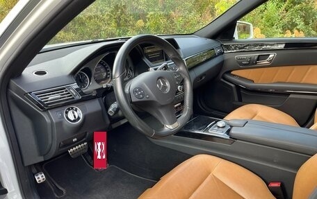 Mercedes-Benz E-Класс, 2011 год, 2 300 000 рублей, 4 фотография