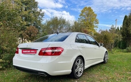Mercedes-Benz E-Класс, 2011 год, 2 300 000 рублей, 3 фотография