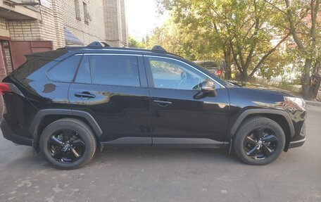 Toyota RAV4, 2021 год, 3 750 000 рублей, 9 фотография