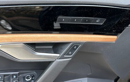 Volkswagen Touareg III, 2019 год, 3 990 000 рублей, 17 фотография