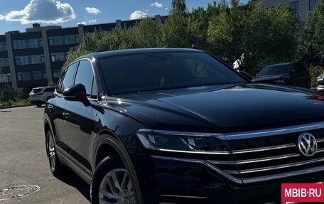 Volkswagen Touareg III, 2019 год, 3 990 000 рублей, 2 фотография