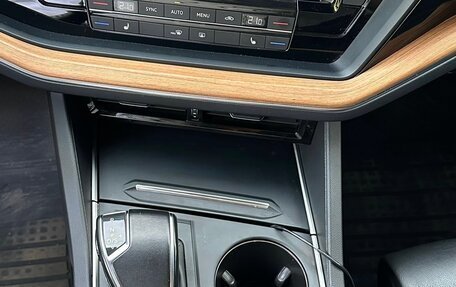Volkswagen Touareg III, 2019 год, 3 990 000 рублей, 22 фотография
