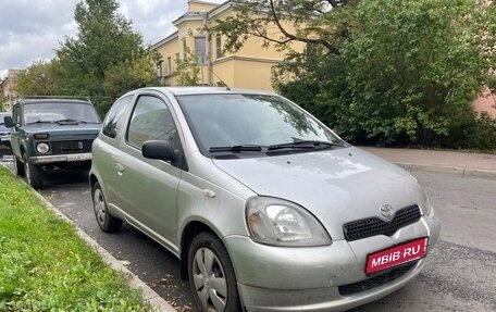 Toyota Yaris I рестайлинг, 2000 год, 380 000 рублей, 1 фотография